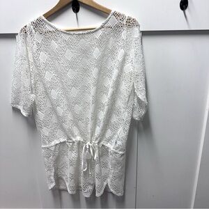 La vie en Rose white crochet swim cover up size M